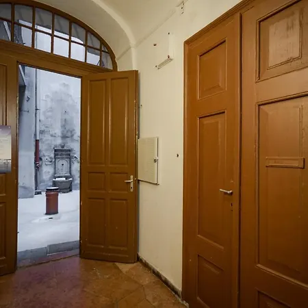 Bpr Waldorf Wooden Apartman